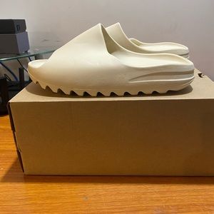 ADIDAS - YEEZY Slide — Bone — US 10